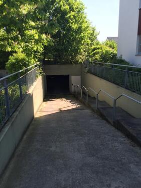 Foto - Vermiete trockenen und sicheren Tiefgaragenstellplatz in Wesel