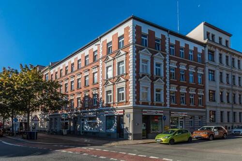 Foto - Frisch sanierte 2R-Wohnung mit Badewanne UND Dusche sowie Fußbodenheizung im Bad