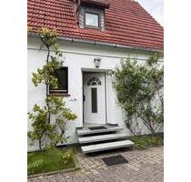 Frisch renoviertes EFH - 390.000,00&nbsp;EUR Kaufpreis, ca.&nbsp; 145,00&nbsp;m&sup2; in Hövelhof (PLZ: 33161)