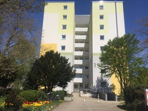 Foto - *3-Zimmer-Wohnung mit Balkon in Großenbaum*