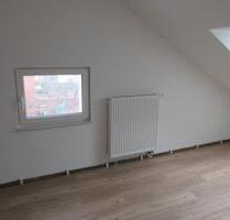 Helle 41 qm Wohnung im DG; 1 Zimmer in Salzkotten