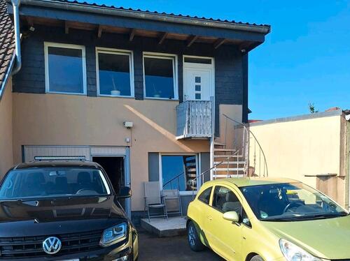 Foto - gepflegtes Wohnhaus mit Einliegerwohnung, Innenhof und Garage