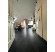 Moderne 3-Zimmer-Dachgeschosswohnung mit Balkon in Solingen-Wald