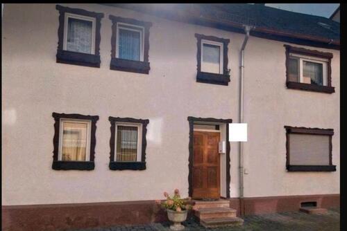 Foto - Großes Einfamilienhaus (180 m²) mit Innenhof & Dachstudio (80qm)