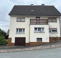 Ein- bis Zweifamilienhaus mit Garage in Battenberg (Eder) - Wörth am Main