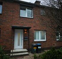 Hochwertig kernsaniertes Reihenmittelhaus - Oberhausen Schmachtendorf