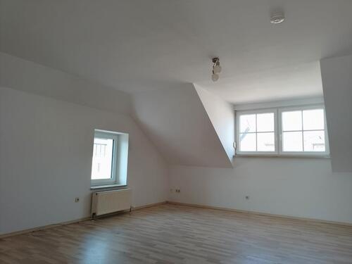 Foto - 1 Zimmer Dachgeschoßwohnung zur Miete in Weiden in der Oberpfalz
