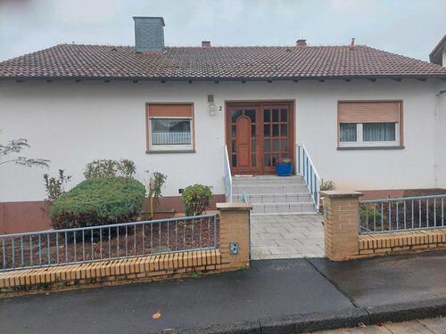 Foto - Einfamilienhaus mit Einliegerwohnung in Marburg-Cappel