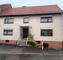 Solides Einfamilienwohnhaus - 115.000,00 EUR Kaufpreis, in Hessisch Lichtenau (PLZ: 37235)