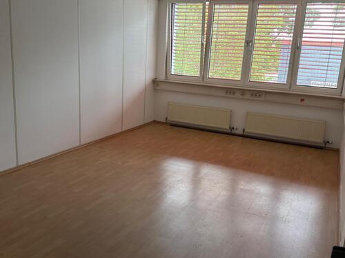 Foto - 1xBüroraum Büro ca. 27 m2 inkl Internetzugang Strom GAS WC