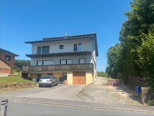 Foto - Zweifamilienhaus mit großen Garten