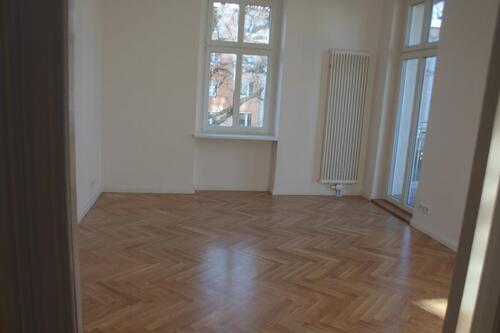 Foto - Rennbahnstrasse++Sanierte Altbauwohnung im 1. OG mit Einbauküche und Sonnenbalkon