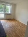 Foto - Tolle 2- Raum- Wohnung mit Balkon und Aussicht über Ellefeld!