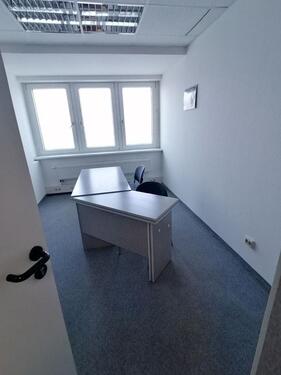 Foto - 13 - 132 qm Büro Praxis Lagerfläche mit Parkplätzen