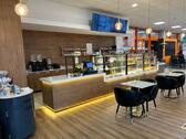 Foto - Café 'Mokka Tea' direkt am Eingang von OBI Rüsselsheim