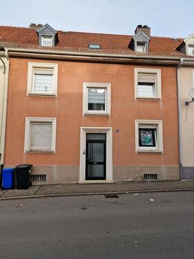 Foto - Privat. Mehrfamilienhaus nähe Neufferpark in Pirmasens.