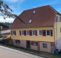 PROVISIONSFREI: Großes Haus mit fertiger DG-Wohnung - Dornstetten