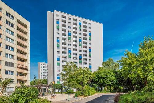 Foto - Sofort bezugsfertige 3-Zimmerwohnung mit Balkon! Küche mit Tresen! Aufzug!