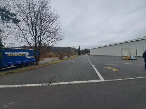 Foto - LAGERHALLEN von 4- 8 m Hoch & Laderampe IN BAD WILDUNGEN