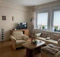 Wunderschöne 3,5 Zimmer Wohnung mit einer großen Diele und Balkon - Essen Stadtbezirk III