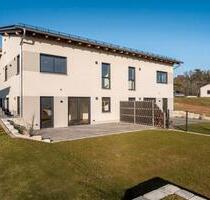 Neubau-Doppelhaushälfte in Walderbach – energieeffizient, modern