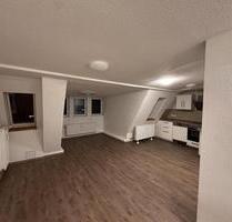 Helle 2-Zimmer Dachgeschosswohnung - Kiel Elmschenhagen