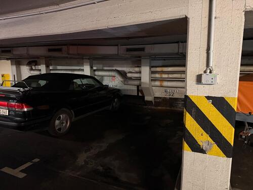 Foto - Tiefgaragenstellplatz im EKZ Röttgen – trocken & sicher