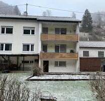 Attraktive 4 - Zimmer Wohnung mit Garage und Dachgeschossfläche - Bad Urach