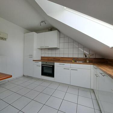 Foto - Dachgeschosswohnung - 950,00 EUR Kaltmiete,