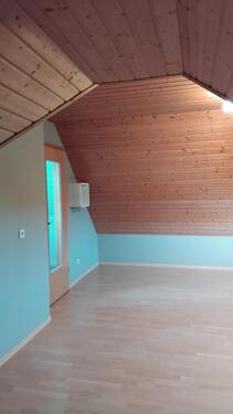 Foto - 1 Zimmer Single-Wohnung mit Küche und Bad, 35 qm, DG-Wohnung