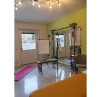 Großer Praxisraum zu vermieten - 650,00&nbsp;EUR Kaltmiete, ca.&nbsp; 23,75&nbsp;m&sup2; in Wiesbaden (PLZ: 65199) Dotzheim