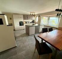 Wohnung, 4 Zimmer, 156 qm, Einbauküche, Kachelofen, Terrasse usw. - Essenbach