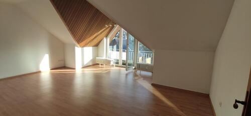 Foto - zwei Zimmerwohnung im DG mit EBK zu vermieten