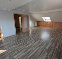 Ab sofort freie Helle DG-Wohnung mit Dachterrasse zu vermieten - Reinhardshagen