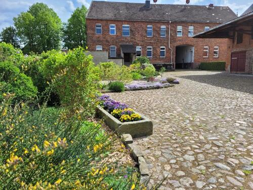 Foto - Mehrfamilienhaus mit großem Grundstück von Privat