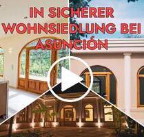 Paraguay: Stilvolles Traumhaus in bewachter Siedlung – tropischer - Münzenberg