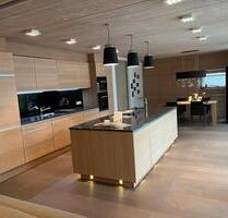 Neubau mit Einbaumöbeln und Grundstück - Bad Neustadt an der Saale