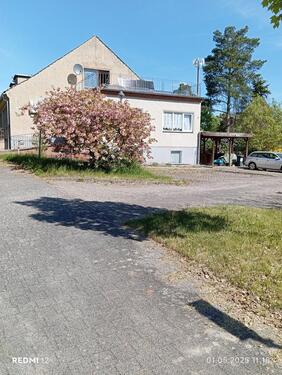 Foto - Grosses Grundstück mit Haus und Park