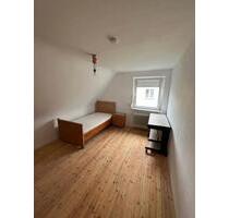 7er-WG in Spardorf (bei Erlangen) möbliert - Uttenreuth