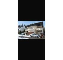 Helle 1-Zimmer-Wohnung (37 m²) mit Balkon & EBK - Leonberg