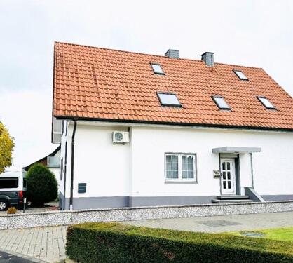 Foto - Helle 3,5 Z. Erdgeschosswohnung mit eigenem Eingang.