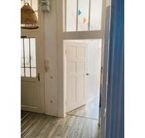 Charmante 3 Zimmer Altbauwohnung mit sonnigem Balkon - Hof Altstadt