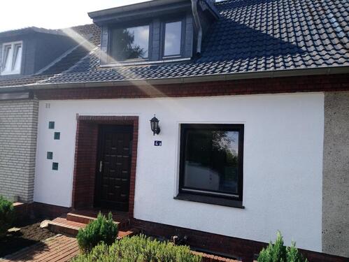 Foto - Doppelhaushälfte mit Modernisierungsbedarf, Keller und Garage