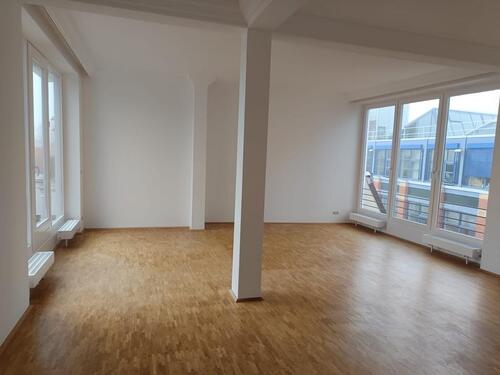 Foto - Stilvolle Penthousewohnung - 1.350,00&nbsp;EUR Kaltmiete, ca.&nbsp; 135,00&nbsp;m&sup2;