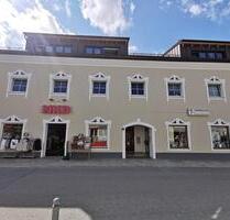Hengersberg Zentrum: Große 3 -Zimmerwohnung m. Terrasse u. Stellplatz!