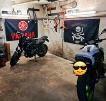 Stellplatz für Motorrad in einer geschlossenen Garage - Lübeck Sankt Lorenz Nord