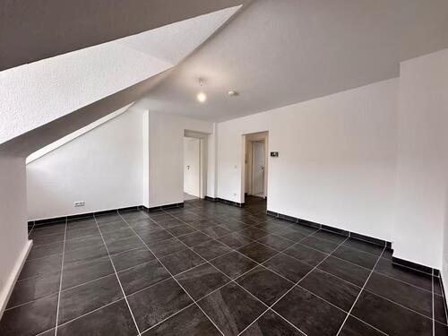 Foto - Großzügige 4-Zimmer-Dachgeschoss-Wohnung 