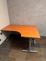 Foto - Schreibtisch - 50,00 EUR Kaltmiete,