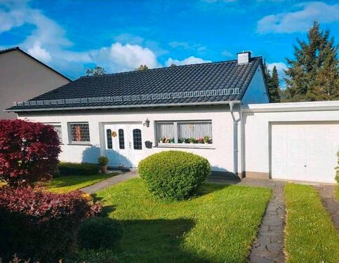 Foto - Lichtdurchflutetes Zweifamilienhaus in ruhiger zentraler Lage