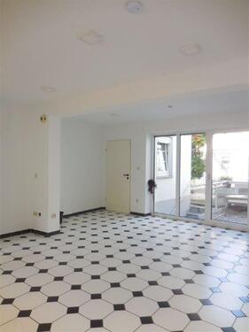 Foto - Gepflegtes 2-Zi-Häuschen mit Sonnenterrasse und Wintergarten in Lev-Rheindorf